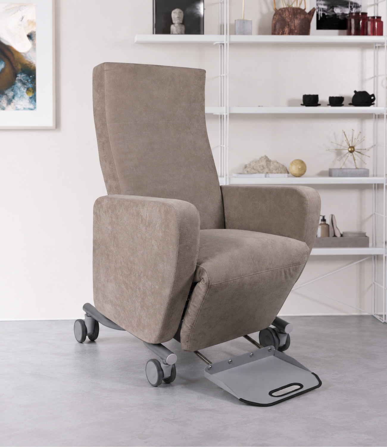Fauteuil de repos LOHRA CARE avec repose-pieds Fauteuil de repos LOHRA CARE avec repose-pieds